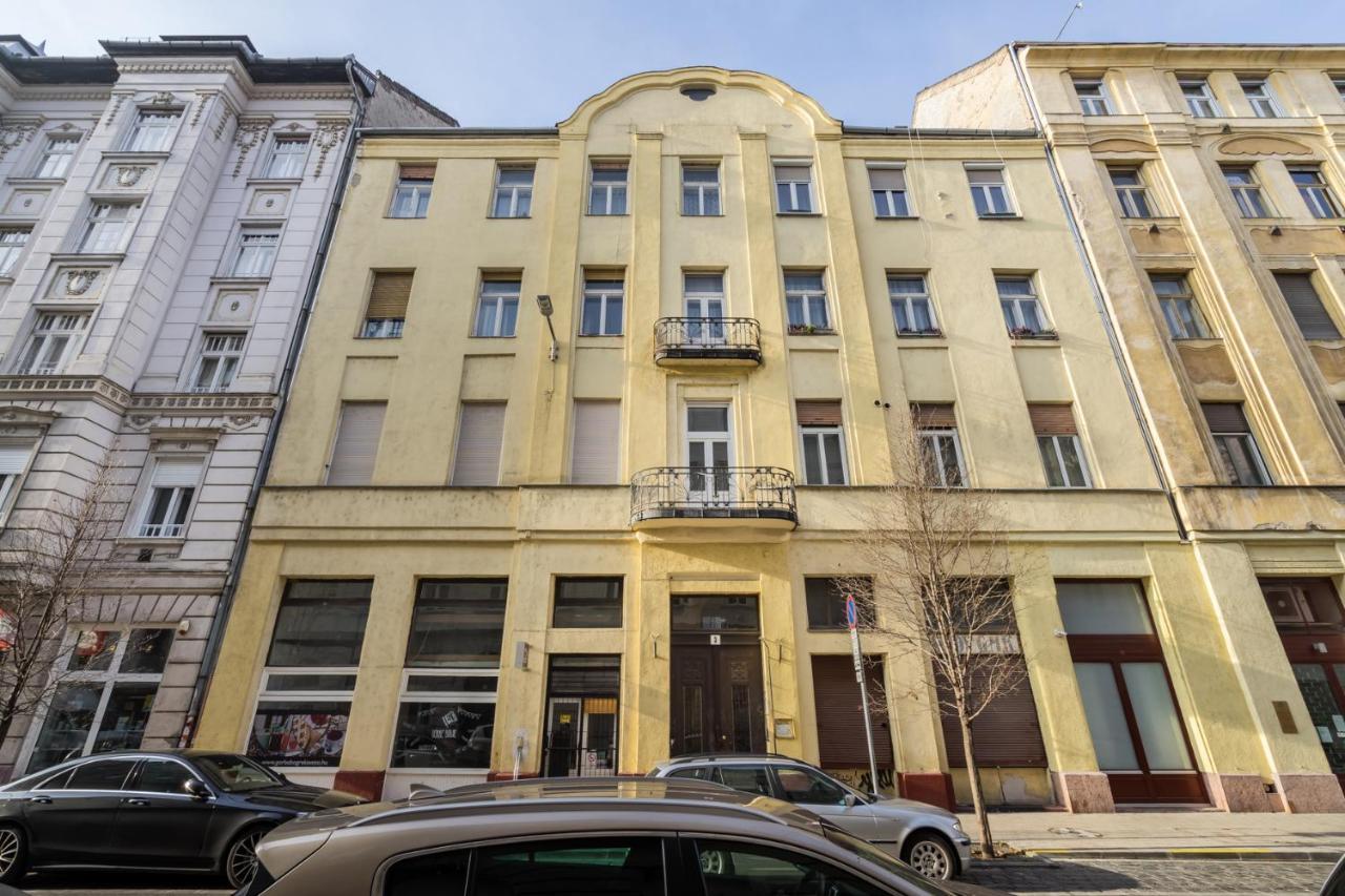 Bpr Simply Azure Apartment Budapest Bagian luar foto